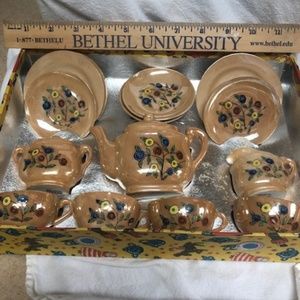 Vintage Child’s Tea Set